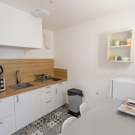 Near Palais Des Festivals * Канны