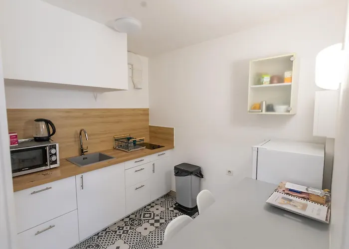 Near Palais Des Festivals * Cannes